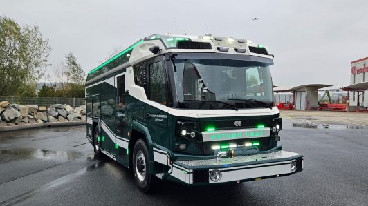 Bomberos de Santiago utilizarán el primer carro 100% eléctrico de Latinoamérica