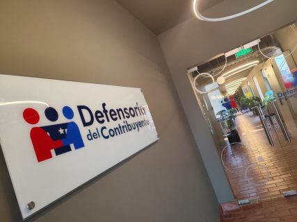 Defensoría del Contribuyente asegura que al momento del deceso de funcionaria no había denuncias de acoso o violencia