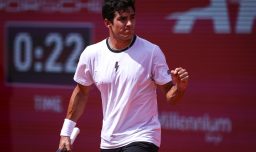 El último chileno en pie: Hora y dónde ver el debut Cristian Garin en el Abierto de Australia 2025