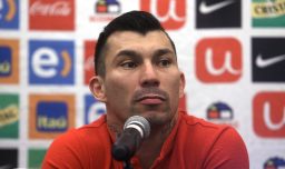 Gary Medel y su eventual sueldo en la UC: La cuantiosa cifra que complica el ansiado regreso del Pitbull a San Carlos