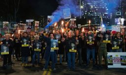 Manifestantes se reúnen en Tel Aviv por la liberación de rehenes, mientras acuerdo entre Israel y Hamas avanza