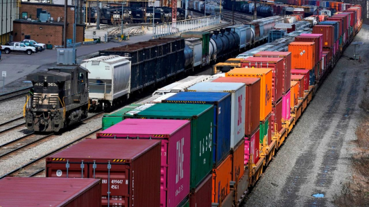 Tren de carga descarrila cerca de la estación de Temuco: Incidente afectó el tránsito, pero no se registran víctimas