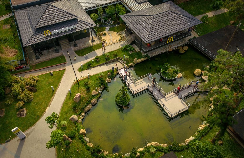 Este McDonald's lleva en el Ridout Tea Garden de Singapur desde 1989 | Vía CNN Newsource