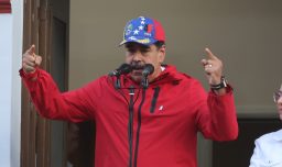 Maduro celebra los 26 años de chavismo y dice que seguirá “venciendo” las “persecuciones imperiales”