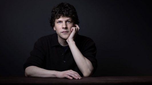 Jesse Eisenberg no quiere volver a ser asociado con Mark Zuckerberg