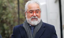 "Es un adulto mayor" y "no existe riesgo de reincidencia": Los argumentos del tribunal para cambiar medida cautelar a Hermosilla