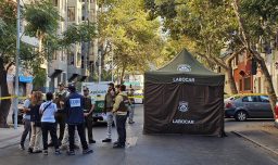 Doble homicidio en Santiago: Hombres fueron hallados con impactos de bala al interior de un auto