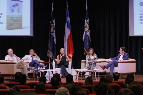 USS presentó el libro “Chile y las reformas políticas pendientes”