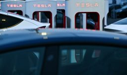 Ferrari, Maserati o Tesla: ¿Cuántos autos de lujo se han vendido en Chile el 2025?
