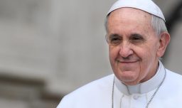 "Por la paz mundial y la fraternidad entre los pueblos": El mensaje final del Papa Francisco