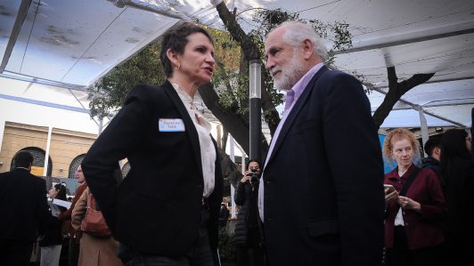 "Creo que sería una gran presidenta para Chile": Ministro Montes expresa respaldo a candidatura presidencial de Tohá