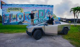 Buscan romper el récord mundial de más países recorridos en un Tesla Cybertruck, pero ya hubo problemas en Chile