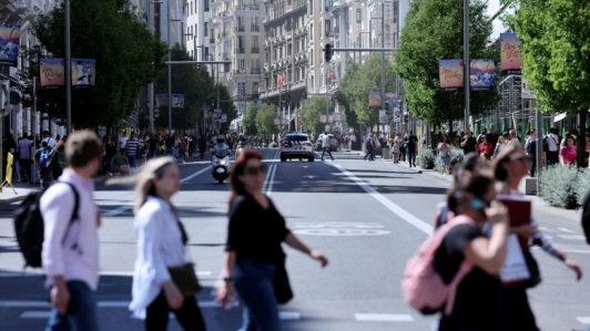 Los trenes de larga distancia en España volverán a circular el martes tras apagón masivo