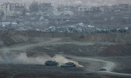Israel moviliza decenas de miles de reservistas para ampliar ofensiva en Gaza mientras negociaciones siguen estancadas