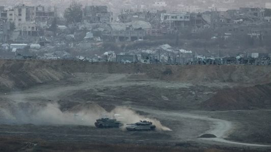 Israel moviliza decenas de miles de reservistas para ampliar ofensiva en Gaza mientras negociaciones siguen estancadas