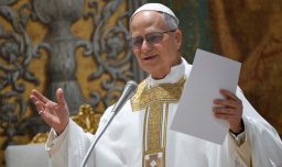 El obispo de Chiclayo dice que afirmar que el papa León XIV no ayudó a los sobrevivientes de abuso sexual es "una mentira"