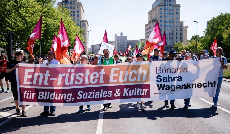 {alt}