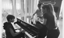 Hijos de Shakira debutan en la música con "The One"