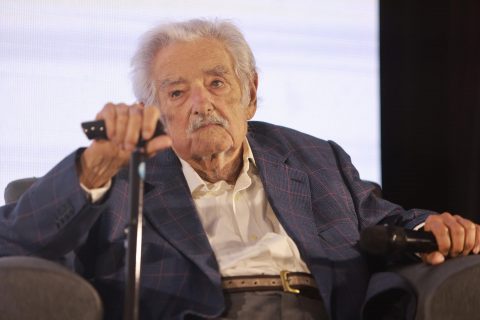 "A los que les gusta la plata hay que correrlos de la política, son un peligro": Las frases que marcaron la vida de Pepe Mujica