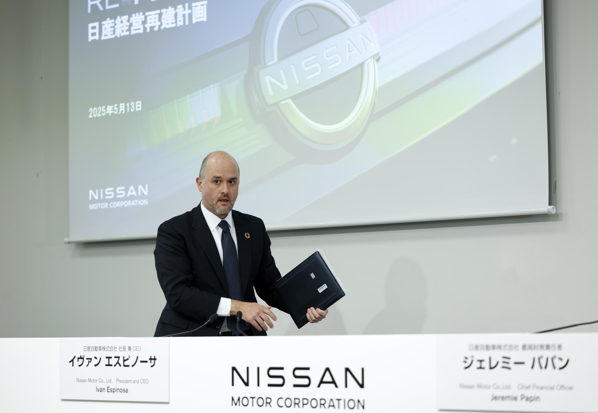  El presidente y director ejecutivo de Nissan Motor Corporation, Iván Espinosa, asiste a una conferencia de prensa para anunciar los resultados del fabricante de automóviles para el año fiscal 2024, en Yokohama, Japón, el 13 de mayo de 2025. Nissan Motor Co. anunció que eliminará alrededor de 20.000 empleos a nivel mundial, incluyendo Japón, y que cerrará siete plantas nacionales e internacionales para el año fiscal 2027, tras registrar una pérdida neta de 670.900 millones de yenes (4.500 millones de dólares) en el año fiscal 2024. (Japón) EFE/EPA/FRANCK ROBICHON