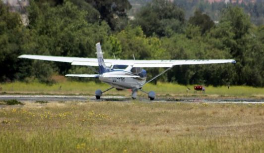 Accidente de avioneta en Curacaví: Recuperan cuerpos de las víctimas y los trasladan a dependencias de Carabineros en Santiago