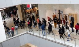 Tragedia en Mall Alto Las Condes: Mujer muere asfixiada mientras almorzaba con su familia