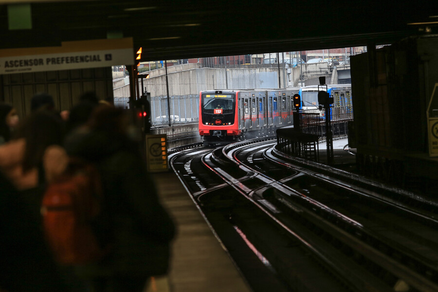 Caos en la Línea 1: Metro registra nuevo retraso en hora punta
