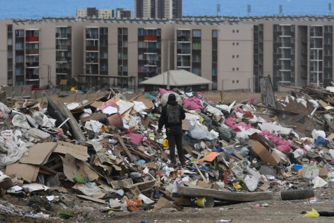 Persisten focos de incendio en exvertedero de La Chimba: Senapred mantiene emergencia sanitaria en Antofagasta