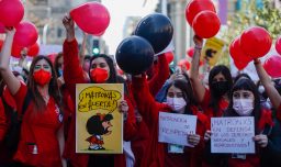 “Estamos en peligro”:Colegio de Matronas y estudiantes alzan la voz y rechazan decreto de Minsal que limita sus funciones