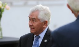 Exministro Paris por actitud del Colmed ante debate por licencias médicas: "Cuando tienen que levantar la voz, no lo hacen"