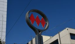 Metro cierra tres estaciones en Línea 1 por "disturbios en el exterior"