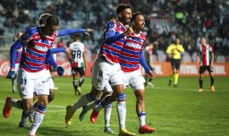 Fortaleza celebra fallo de la Conmebol que castiga a Colo Colo con derrota por incidentes en el Monumental