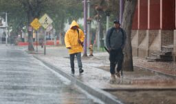 Intenso sistema frontal afectará el centro y sur del país: Pronostican 200 mm de lluvias y vientos de 100 km/h