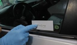 Este jueves comienzan las multas: ¿Cómo debe ser el grabado de patentes en los autos?