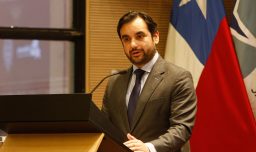 "En democracia no hay espacio para esto": Gajardo (PC) condena intervención de JJ.CC. y la califica como "violencia política"