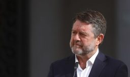 "No somos amigos": Gobernador Orrego descarta cercanía con Alberto Larraín tras polémica por Caso ProCultura