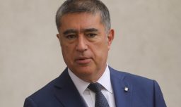 Alcalde Desbordes denuncia agresión por parte de asistentes de la educación: Acusa golpes de pies y puños