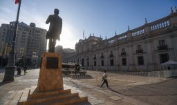 Fuente desconocida y llamado a la tranquilidad: Lo que sabemos del olor a gas que afecta a los vecinos de Santiago