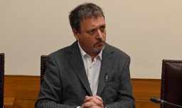 Por falsificación de instrumento público: Denuncian a subsecretario de Pesca tras datos erróneos en Ley de Fraccionamiento