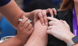 ¿Por qué las personas nacidas entre 1971 y 1981 deben vacunarse contra el sarampión?