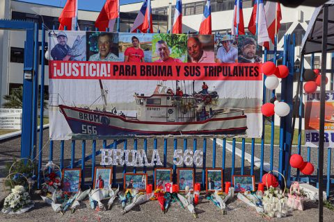 "Ha utilizado parafernalia para ocultar": Familias de pescadores desaparecidos acusan a Blumar de "desviar la atención" del caso