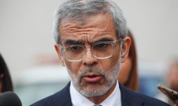 "No tengo inconveniente en paralizar el fútbol si no cumplen": La advertencia del Gobierno ante violencia en los estadios