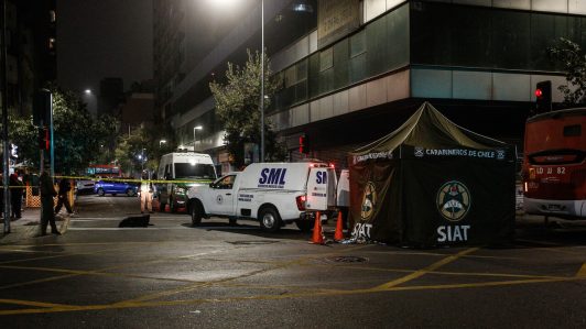 En pleno centro de Santiago: Dos mujeres fallecieron tras ser atropelladas por bus RED