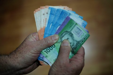 Reajuste al salario mínimo avanza en el Congreso