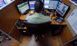 Carabineros busca 60 jóvenes para trabajar en oficinas: Quedan pocos días para postular