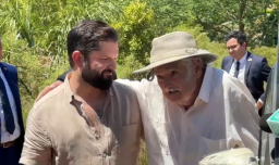 Cercano a Boric y Bachelet, pero con una relación cordial con Piñera: El vínculo transversal de Mujica con Chile