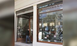 Tras casi un siglo en calle Victoria, Vidriería Scheggia cerrará su local en Valparaíso