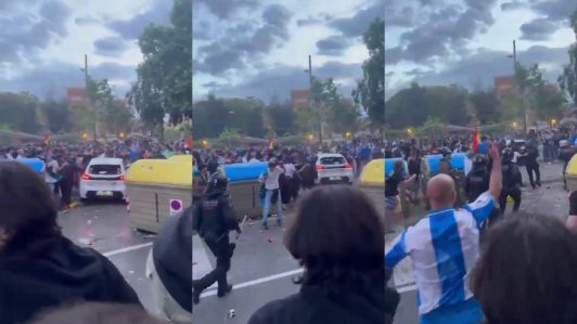 Conductor pierde el control y atropella a hinchas fuera del estadio en pleno clásico de Cataluña