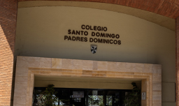 Sorpresivo cierre del colegio Santo Domingo en La Reina genera molestia en comunidad escolar