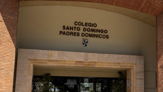 Sorpresivo cierre del colegio Santo Domingo en La Reina genera molestia en comunidad escolar